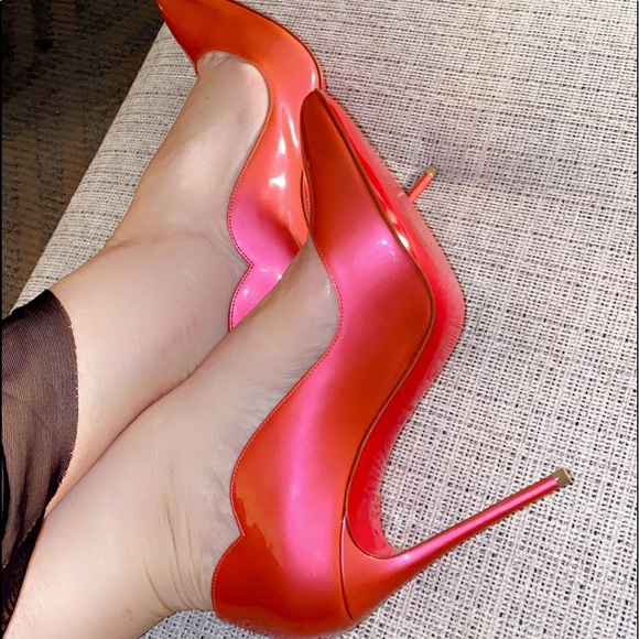 Louboutin ‘Hot Chick’ 100 Fluorescent Metal Pumps - Picture 2 of 14